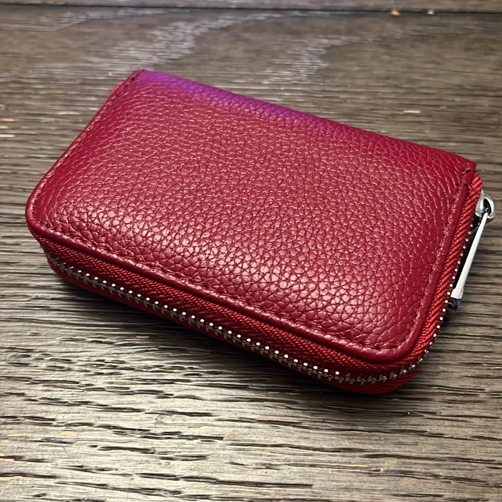Red leather RFID protected wallet - Picture 2 of 5